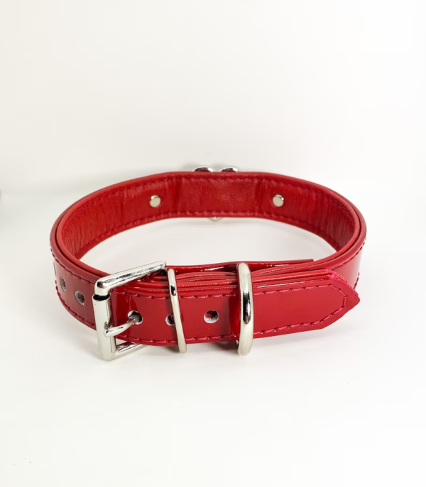 Red patent leather collar with silver heart - Image 3